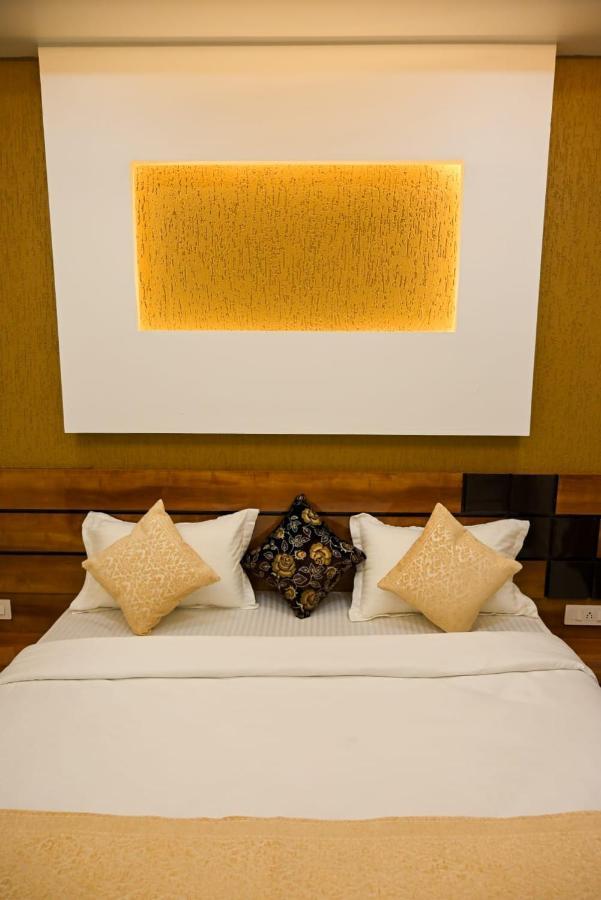 Hotel Golden Bliss Бхопал Экстерьер фото