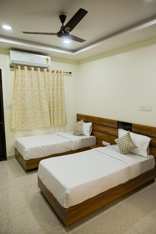 Hotel Golden Bliss Бхопал Экстерьер фото